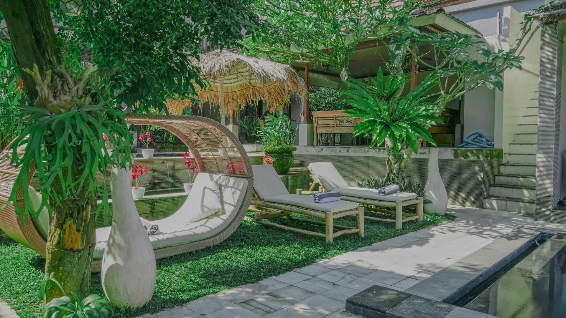 ***** Курортный комплекс Отель Lokasari Retreat Убуд Индонезия